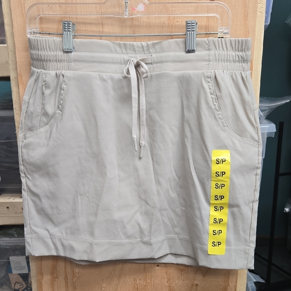 Pacific Trail Size S Stone Beige Pull On Skort